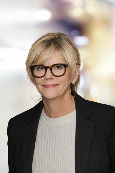 Portrait of Valerie Wooldridge, Home Marketing Consultant.